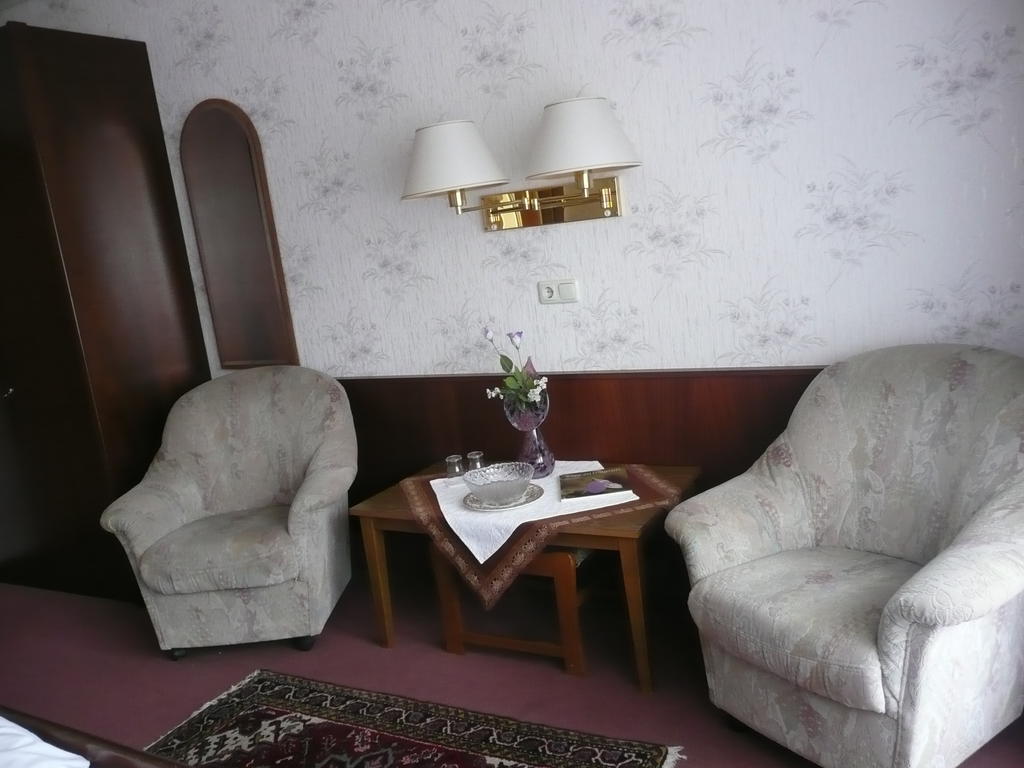 Hotel Olympia Бад Орб Стая снимка